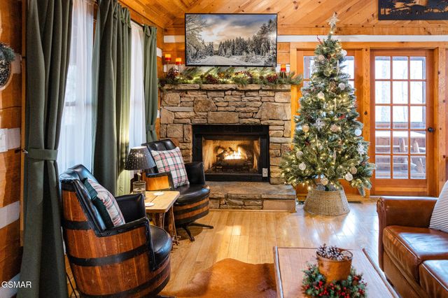 1655 S Mountain View Road, Sevierville, TN 37876