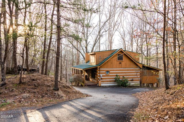 1655 S Mountain View Road, Sevierville, TN 37876
