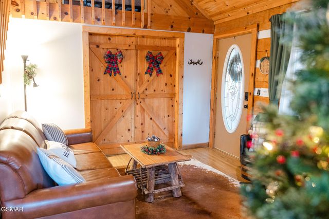 1655 S Mountain View Road, Sevierville, TN 37876