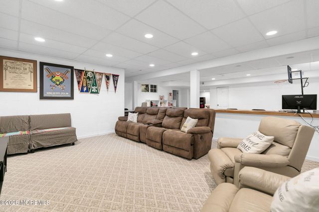 62 Black Point Road, Rumson, NJ 07760