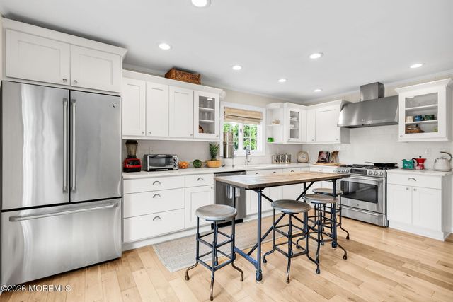 62 Black Point Road, Rumson, NJ 07760