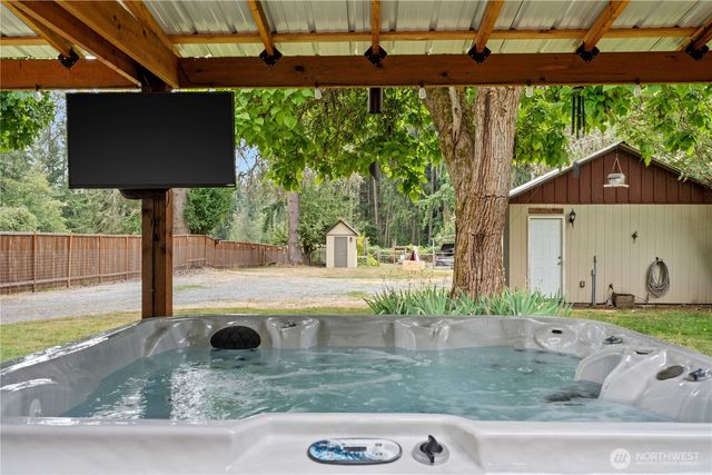 14622 Kapowsin Hwy E, Graham, WA 98338