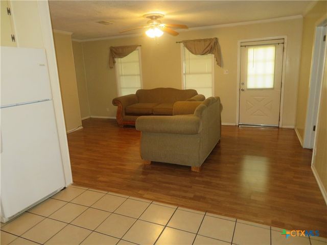 110 Sandra, Edna, TX 77957