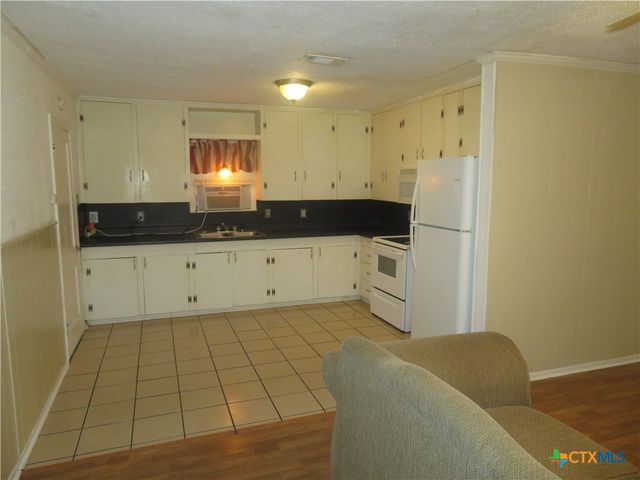 110 Sandra, Edna, TX 77957