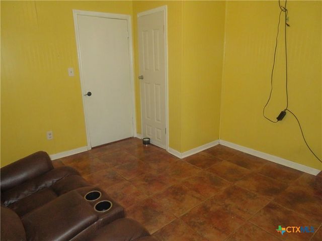 110 Sandra, Edna, TX 77957