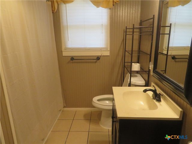 110 Sandra, Edna, TX 77957