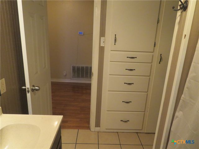 110 Sandra, Edna, TX 77957