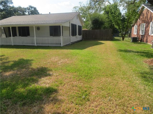 110 Sandra, Edna, TX 77957