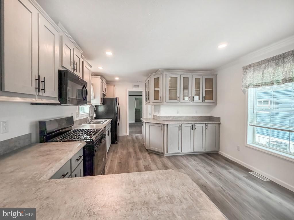 20 KENNEDY DR, FAIRLESS HILLS, PA 19030 — photo 2