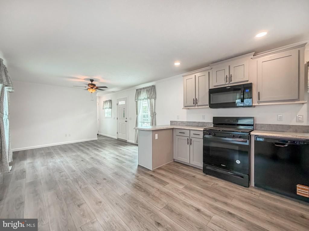 20 KENNEDY DR, FAIRLESS HILLS, PA 19030 — photo 4