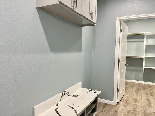 982 S Navarro, Giddings, TX 78942