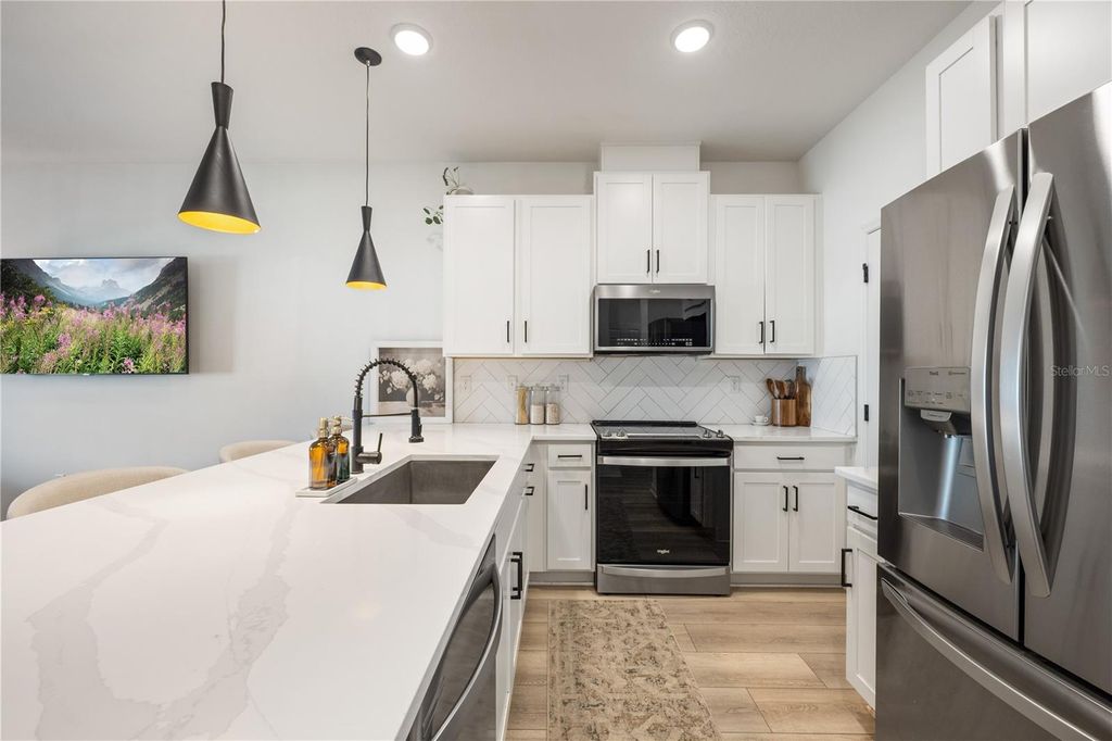 Image 13 of property listing at 11574 BUOY POINT PLACE, Orlando, FL 32832