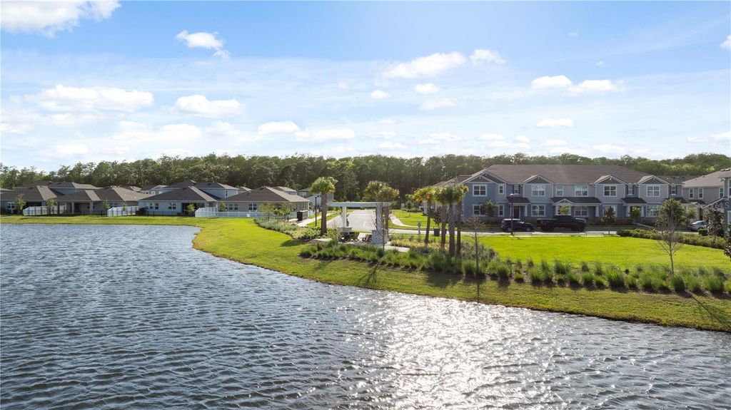 Image 31 of property listing at 11574 BUOY POINT PLACE, Orlando, FL 32832