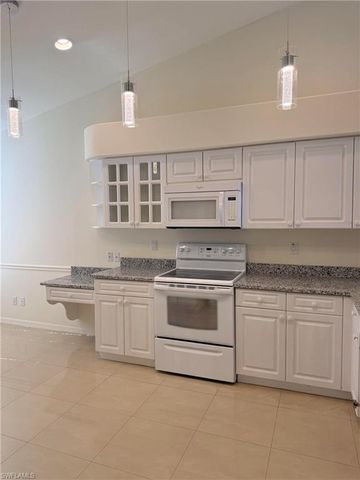 8216 Ibis Cove CIR B215, Naples, FL 34119