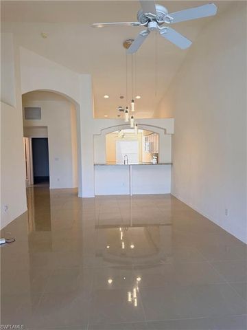 8216 Ibis Cove CIR B215, Naples, FL 34119