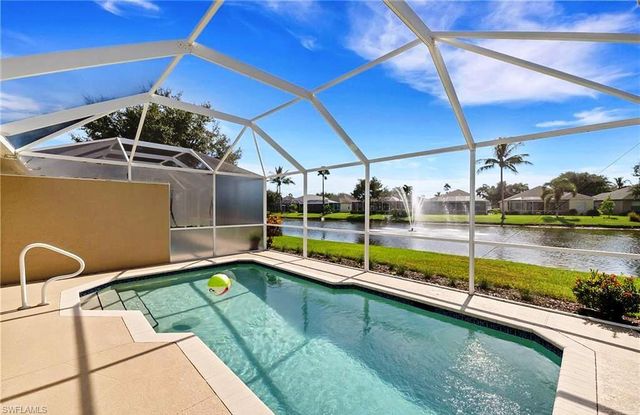8216 Ibis Cove CIR B215, Naples, FL 34119
