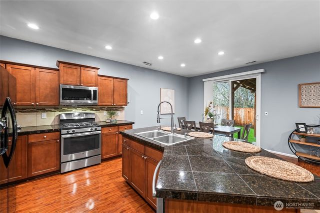 4228 E T Street, Tacoma, WA 98404