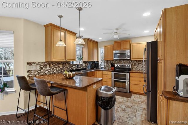 20369 Oporto Avenue, Livonia, MI 48152