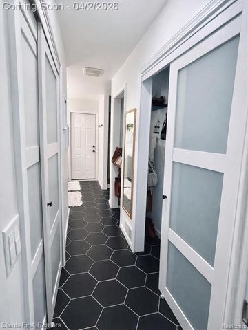 20369 Oporto Avenue, Livonia, MI 48152