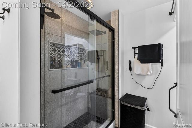 20369 Oporto Avenue, Livonia, MI 48152