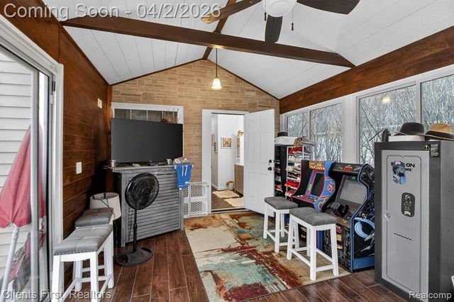 20369 Oporto Avenue, Livonia, MI 48152