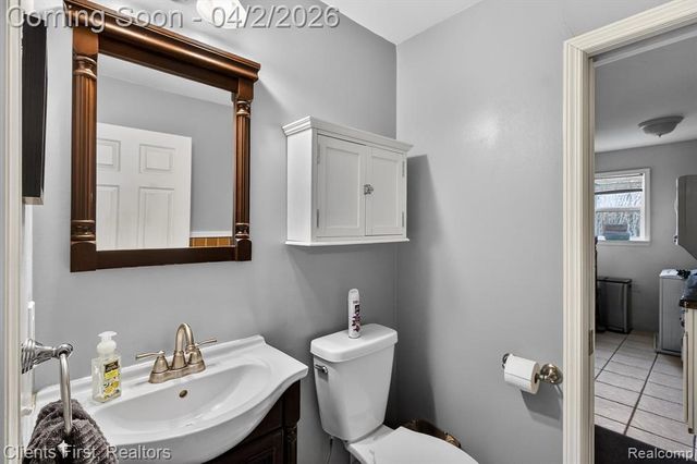 20369 Oporto Avenue, Livonia, MI 48152