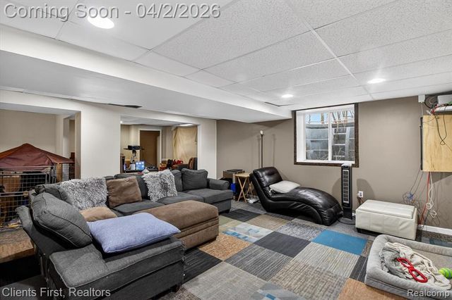 20369 Oporto Avenue, Livonia, MI 48152