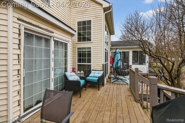 20369 Oporto Avenue, Livonia, MI 48152