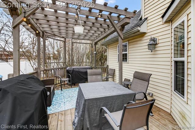 20369 Oporto Avenue, Livonia, MI 48152