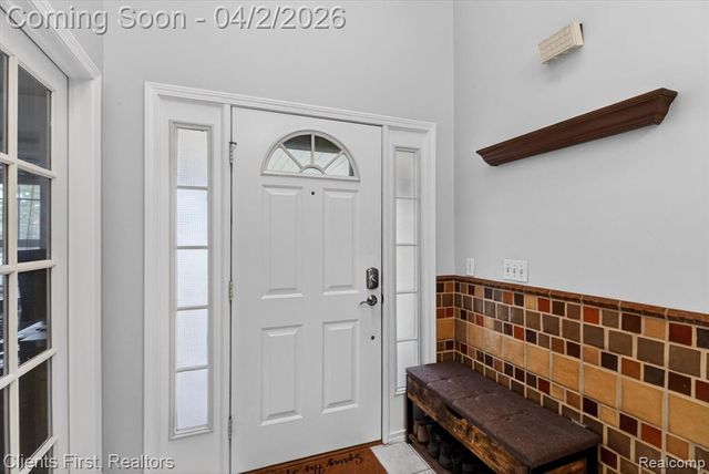 20369 Oporto Avenue, Livonia, MI 48152