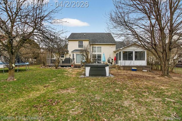 20369 Oporto Avenue, Livonia, MI 48152