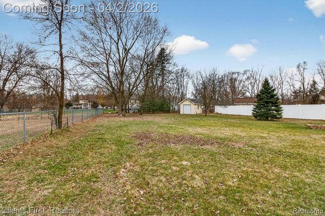 20369 Oporto Avenue, Livonia, MI 48152