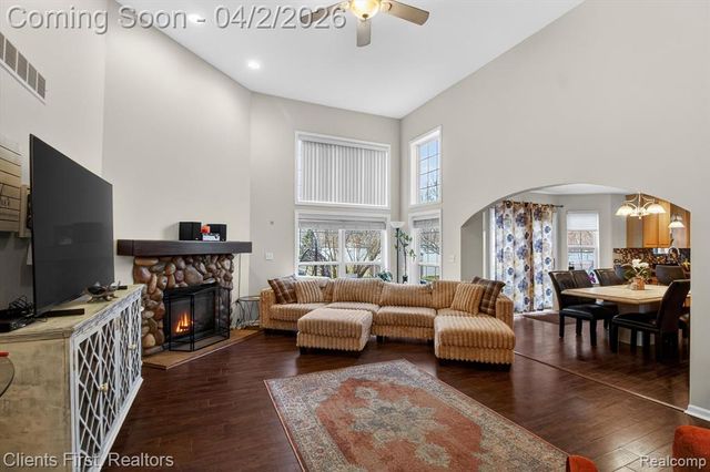 20369 Oporto Avenue, Livonia, MI 48152