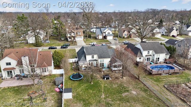 20369 Oporto Avenue, Livonia, MI 48152