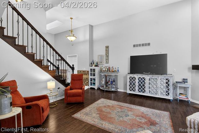 20369 Oporto Avenue, Livonia, MI 48152