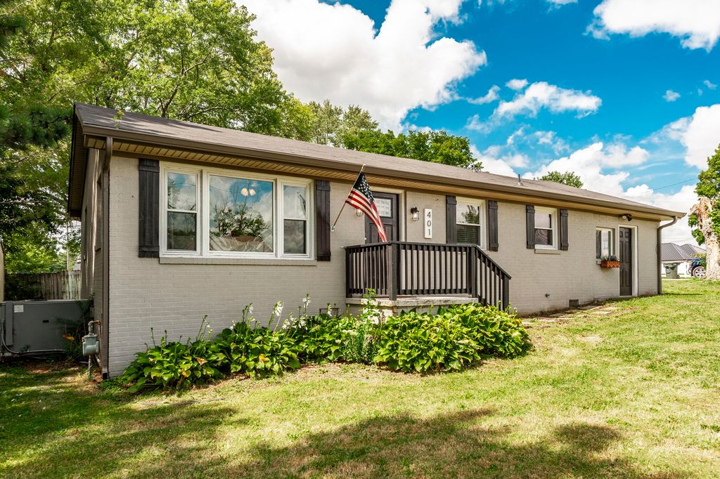 401 Weaver Ln, Springfield, TN 37172