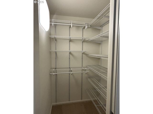 724 W RAINBOW St, Roseburg, OR 97471