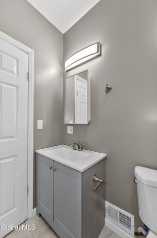 70 N Lake Avenue, Albany, NY 12206