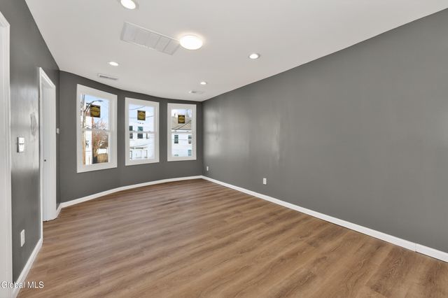 70 N Lake Avenue, Albany, NY 12206