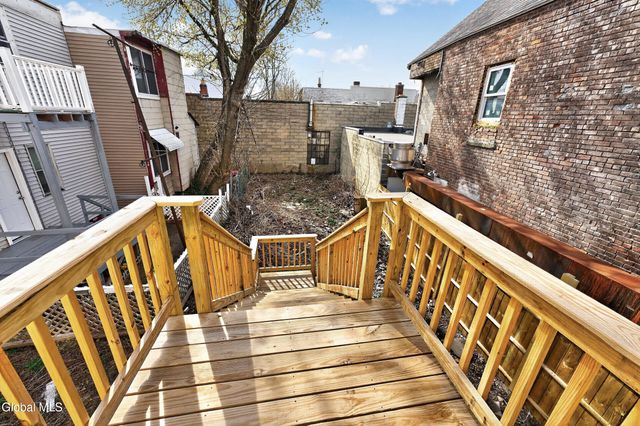 70 N Lake Avenue, Albany, NY 12206