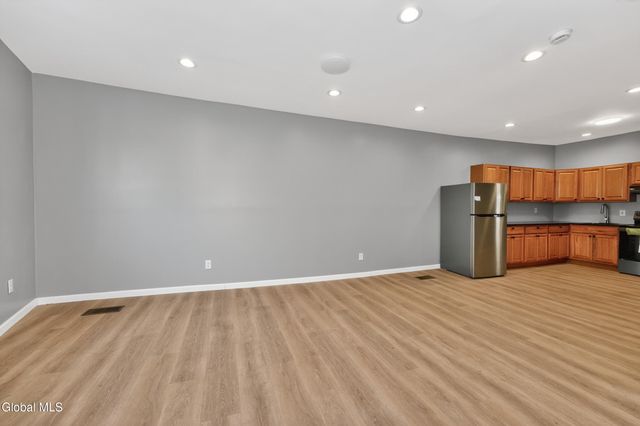 70 N Lake Avenue, Albany, NY 12206