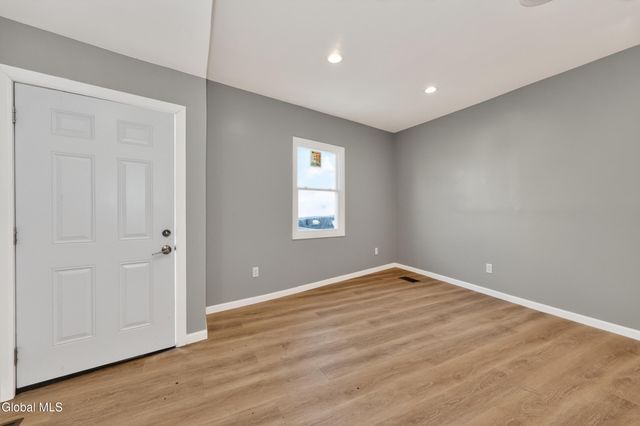 70 N Lake Avenue, Albany, NY 12206