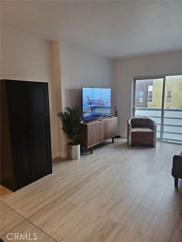 550 15th St. 703, San Diego, CA 92101