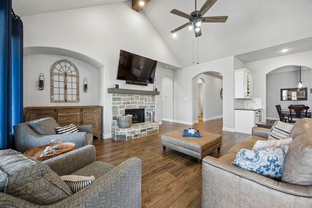 1223 Eagle Glen Pass, Gunter, TX 75058