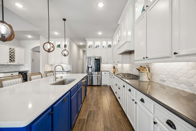 1223 Eagle Glen Pass, Gunter, TX 75058