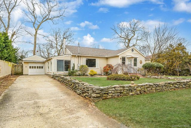 133 Royal Avenue, Flanders, NY 11901