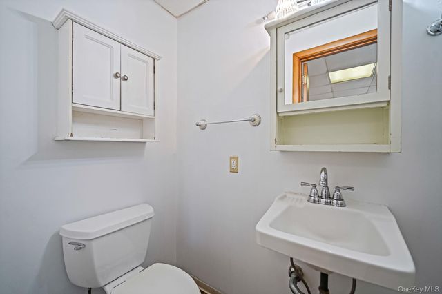 133 Royal Avenue, Flanders, NY 11901