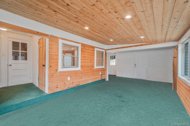 133 Royal Avenue, Flanders, NY 11901