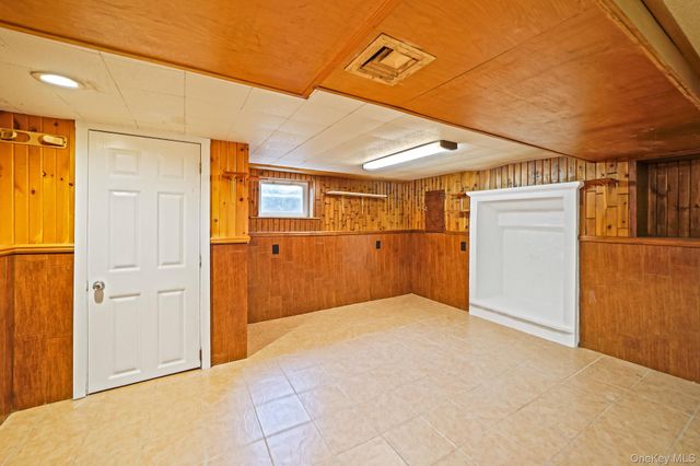 133 Royal Avenue, Flanders, NY 11901