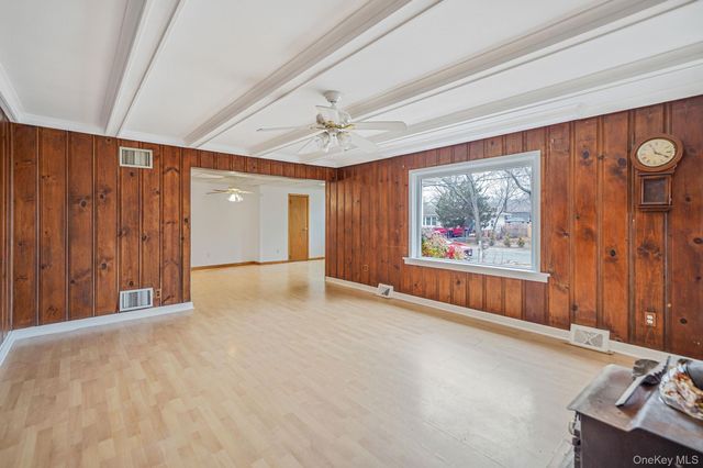 133 Royal Avenue, Flanders, NY 11901